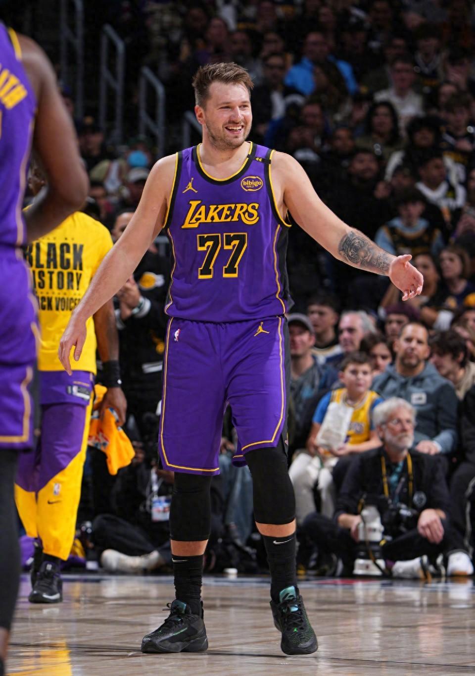 开云体育-东契奇焦点对战，西亚卡姆与80激战中国队分钟，持续失利胜负难料！-开云体育