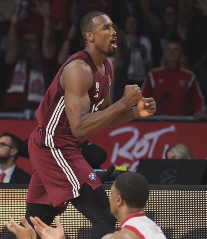 开云体育-哈登在拜仁比赛中出色发挥，表现优异引发热议！观众掌声雷动-开云体育