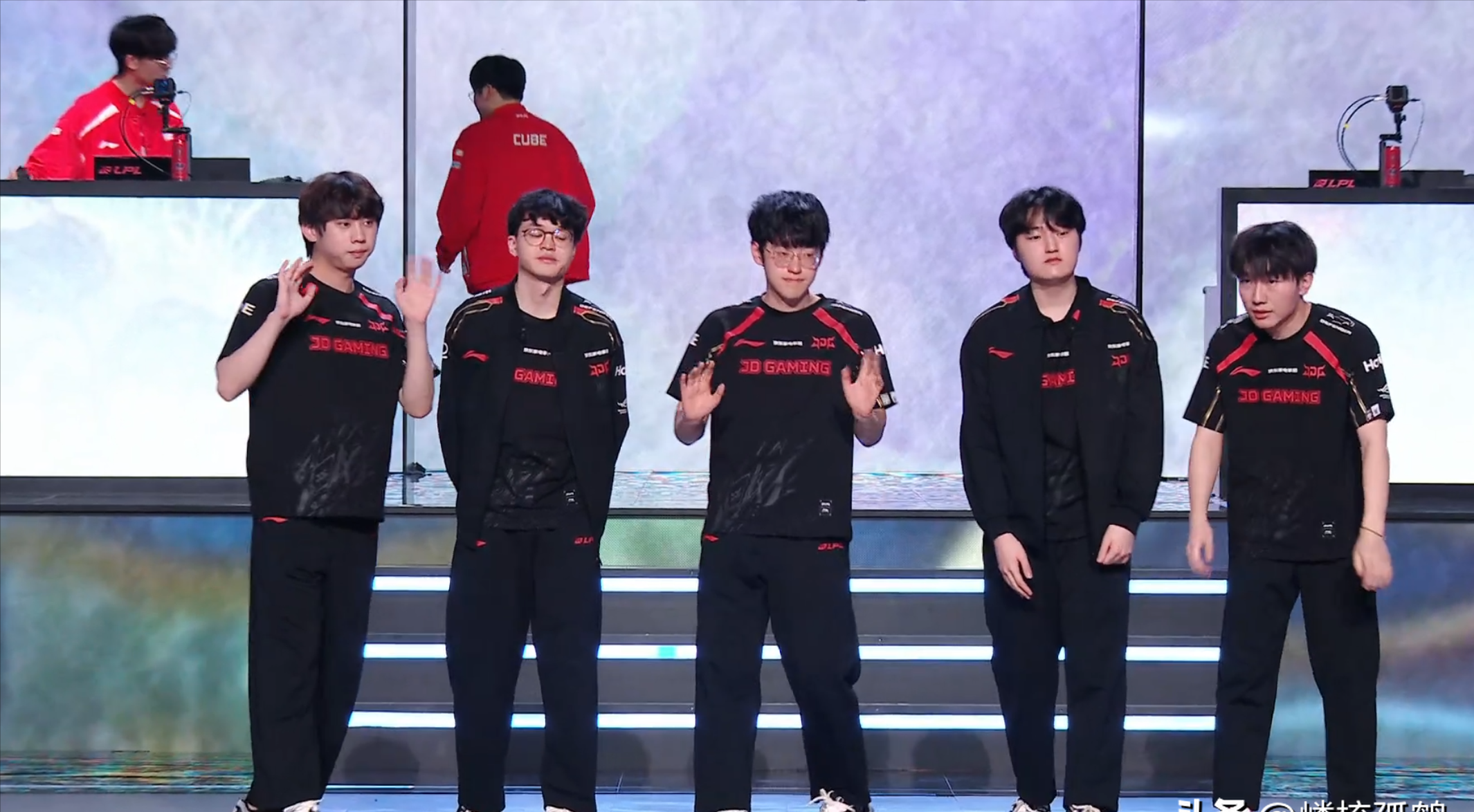 开云体育-Scout意外战胜FPX，反败为胜引爆全场！气势如虹延续-开云体育